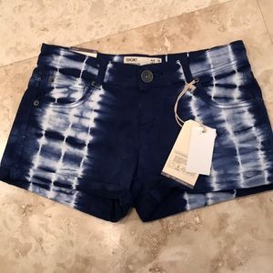 cute jean shorts!!